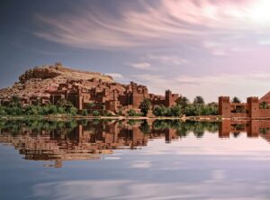 Kasbah Ait Ben Haddou, parada icónica en el tour de Marrakech, desierto de Merzouga y Essaouira.